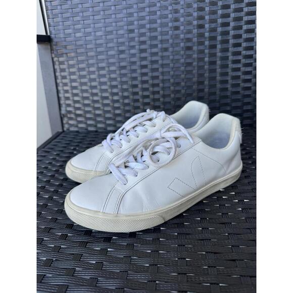 Veja Shoes - VEJA Esplar Leather Low-Top Sneakers White Beige Suede Heel Size EU 39 US‎ 8